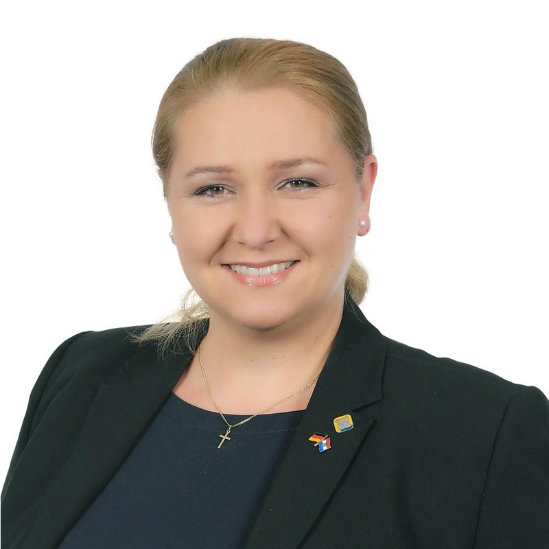  Anita Akmada